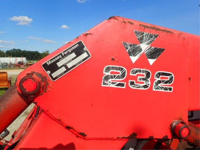 Image of Massey Ferguson 240 equipment image 3