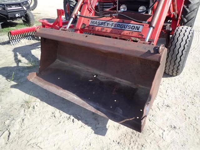 Image of Massey Ferguson 240 equipment image 4