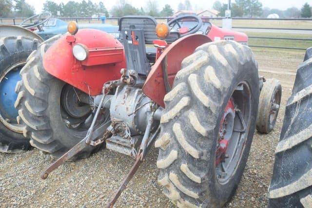 Image of Massey Ferguson 245 equipment image 2