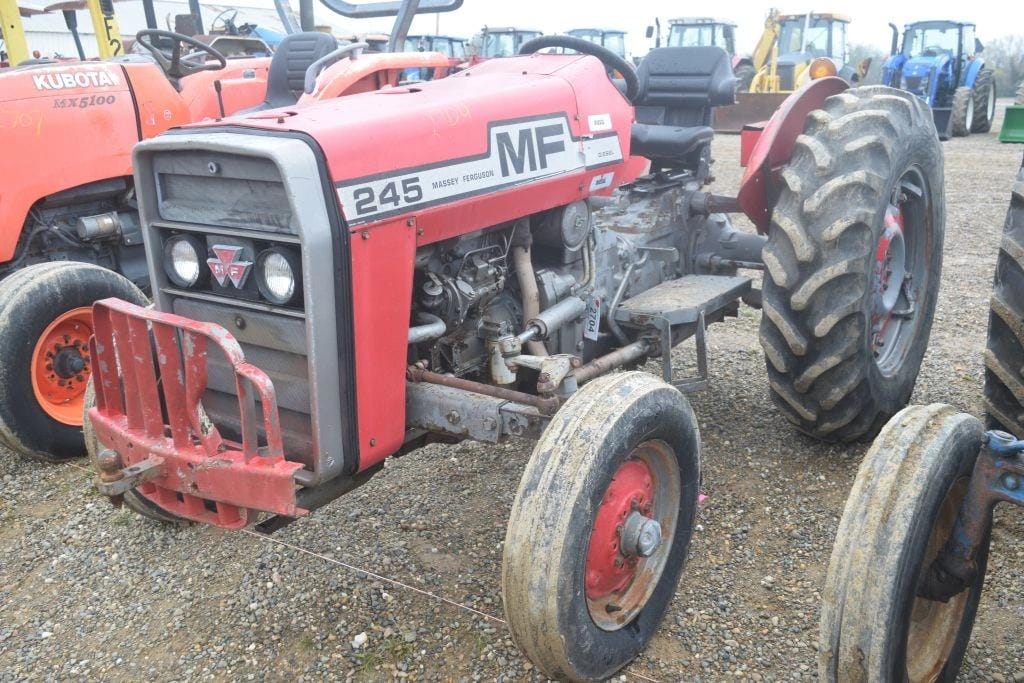Massey Ferguson 245 Equipment Image0