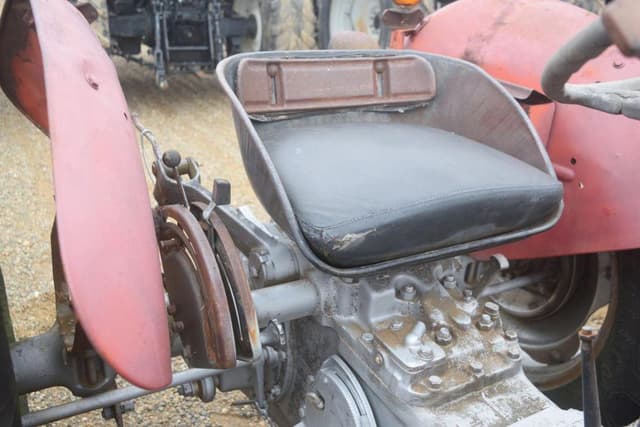 Image of Massey Ferguson 245 equipment image 4