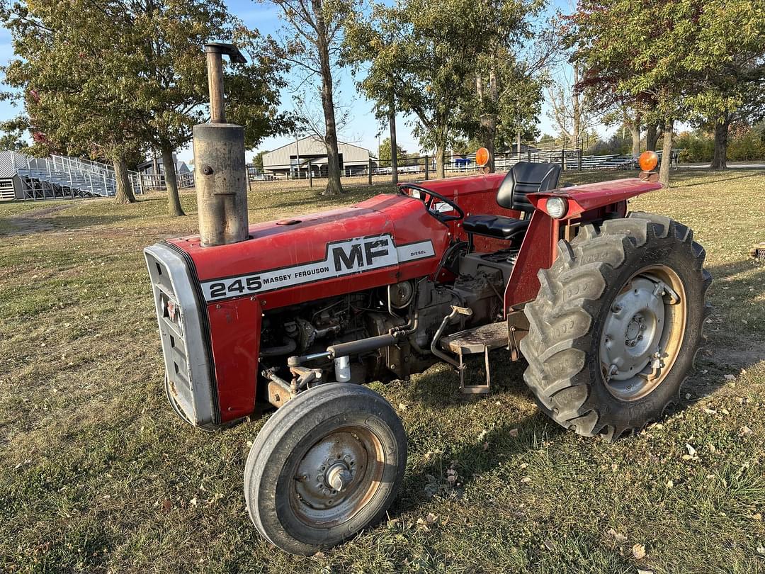 Image of Massey Ferguson 245 Primary image