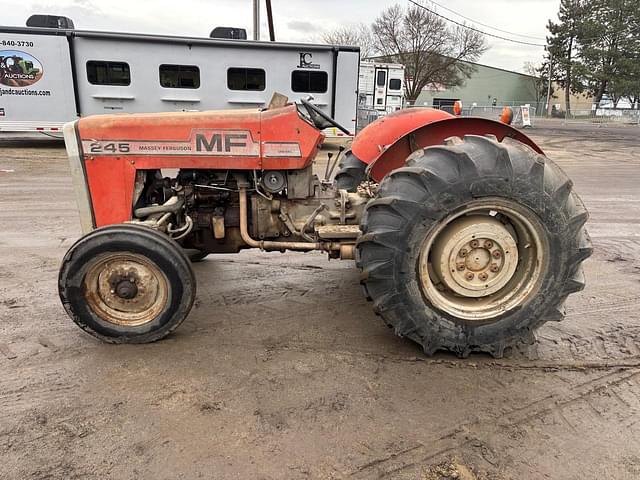 Image of Massey Ferguson 245 equipment image 4