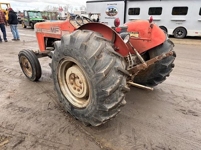 Image of Massey Ferguson 245 equipment image 3