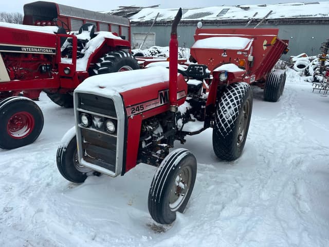 Image of Massey Ferguson 245 equipment image 2