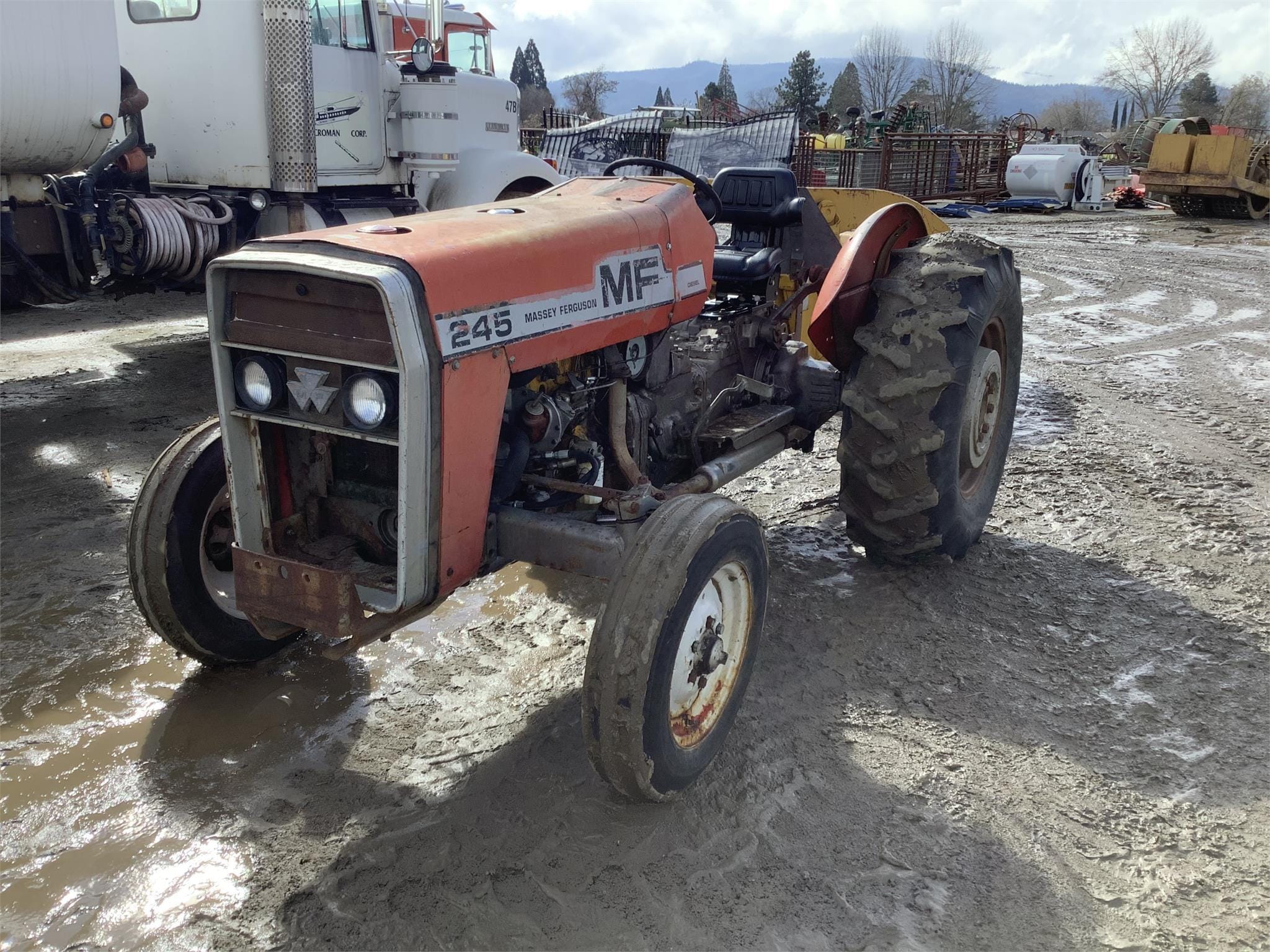 Main image Massey Ferguson 245