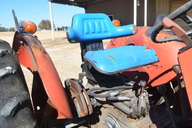 Image of Massey Ferguson 245 equipment image 4