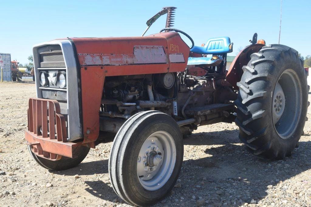 Massey Ferguson 245 Equipment Image0