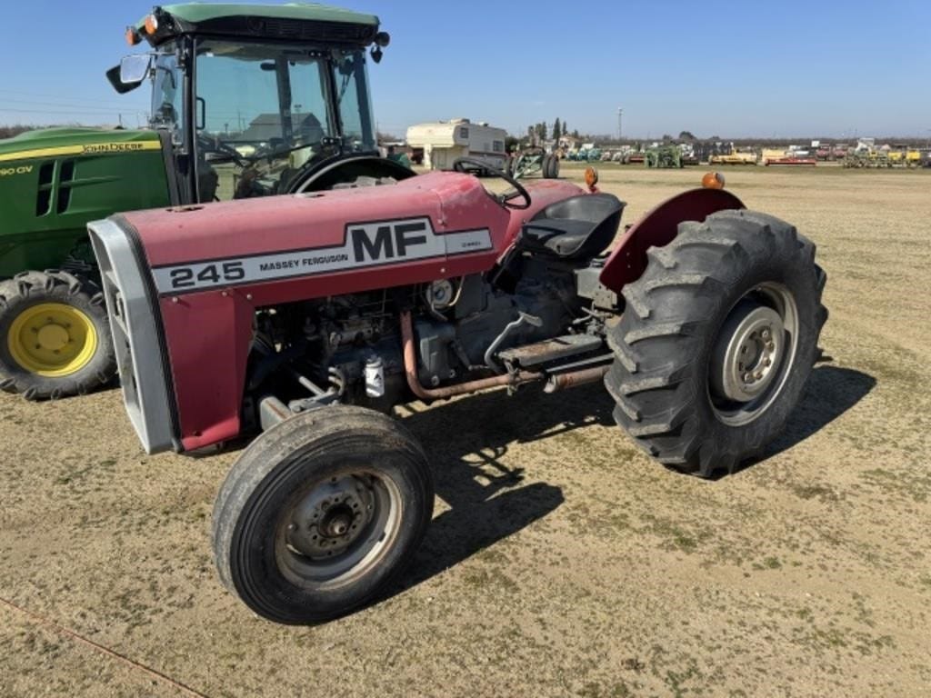Massey Ferguson 245 Equipment Image0