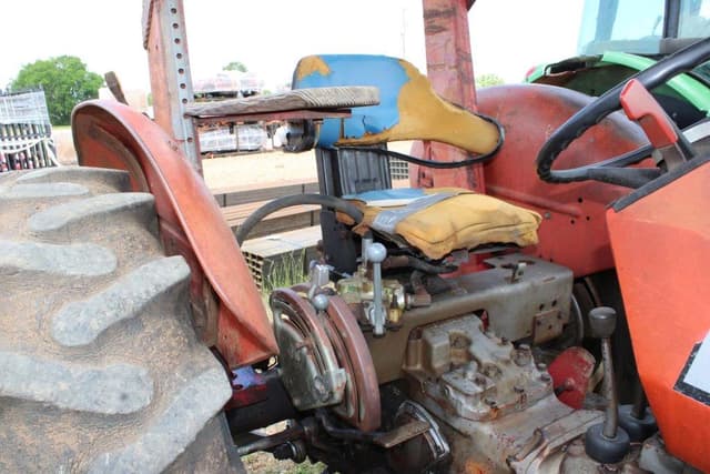Image of Massey Ferguson 245 equipment image 4