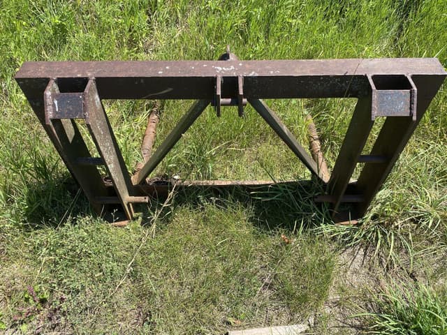 Image of Massey Ferguson 246 equipment image 2