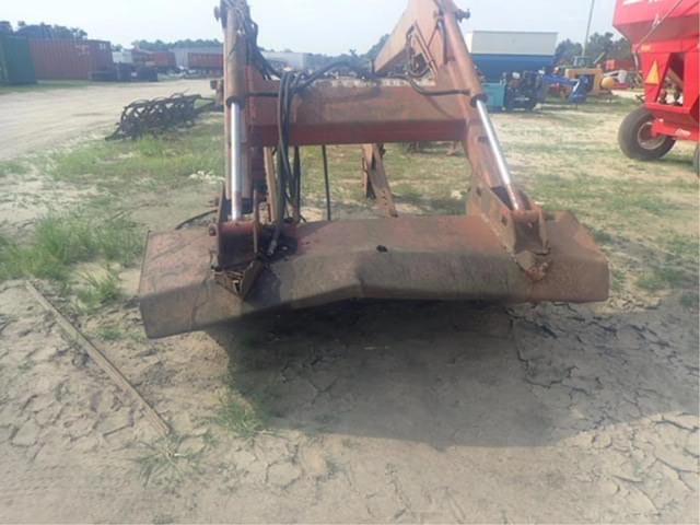 Image of Massey Ferguson 246 equipment image 3