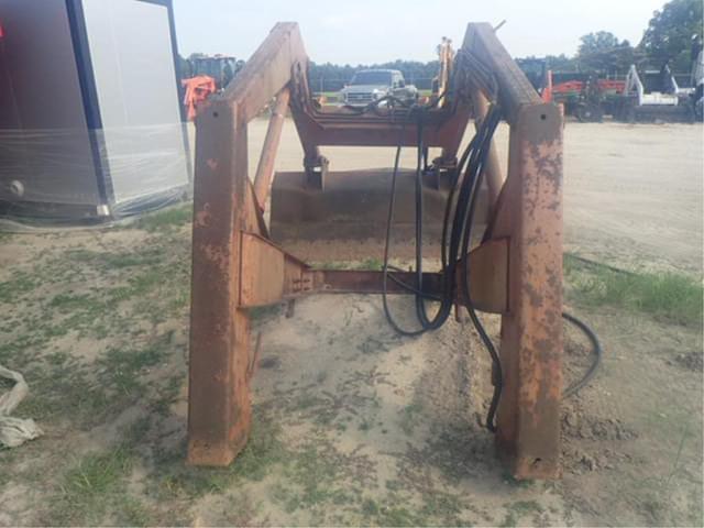 Image of Massey Ferguson 246 equipment image 1