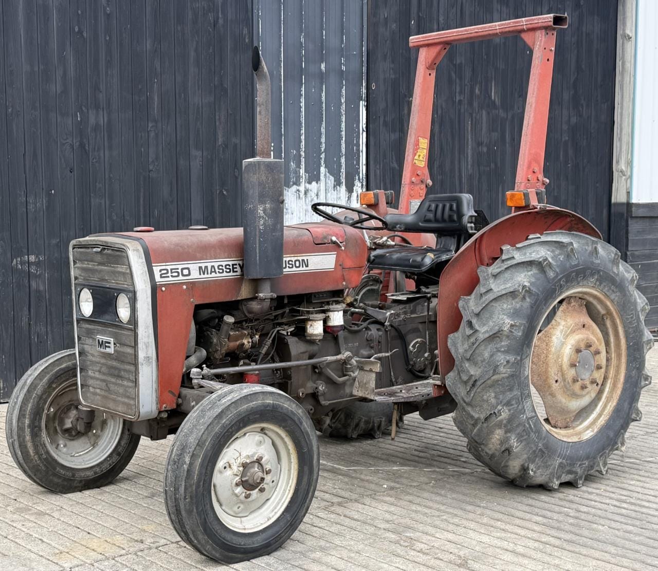 Massey Ferguson 250 Equipment Image0