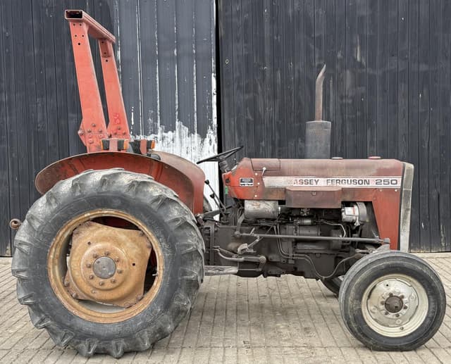 Image of Massey Ferguson 250 equipment image 3