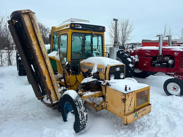 Image of Massey Ferguson 253 equipment image 2