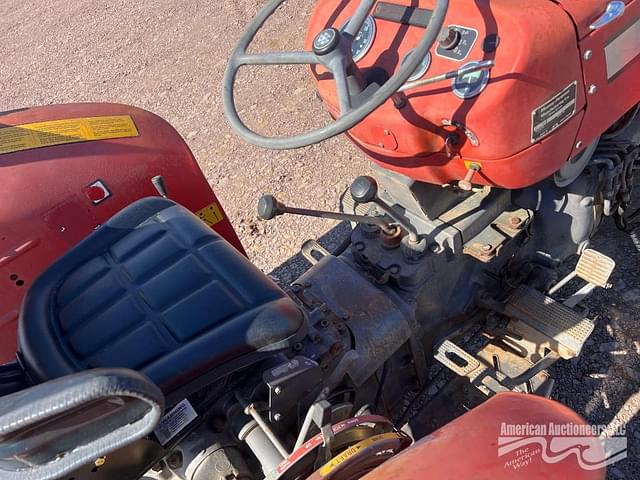 Image of Massey Ferguson 253 equipment image 4