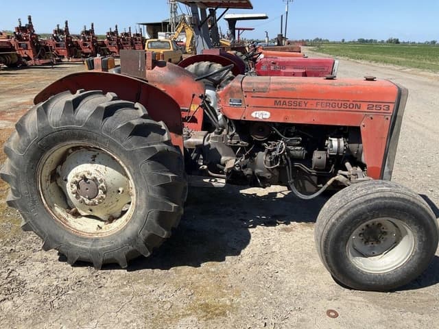 Image of Massey Ferguson 253 equipment image 1