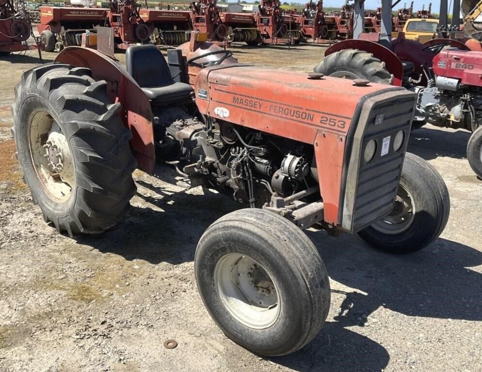 Massey Ferguson 253 Equipment Image0