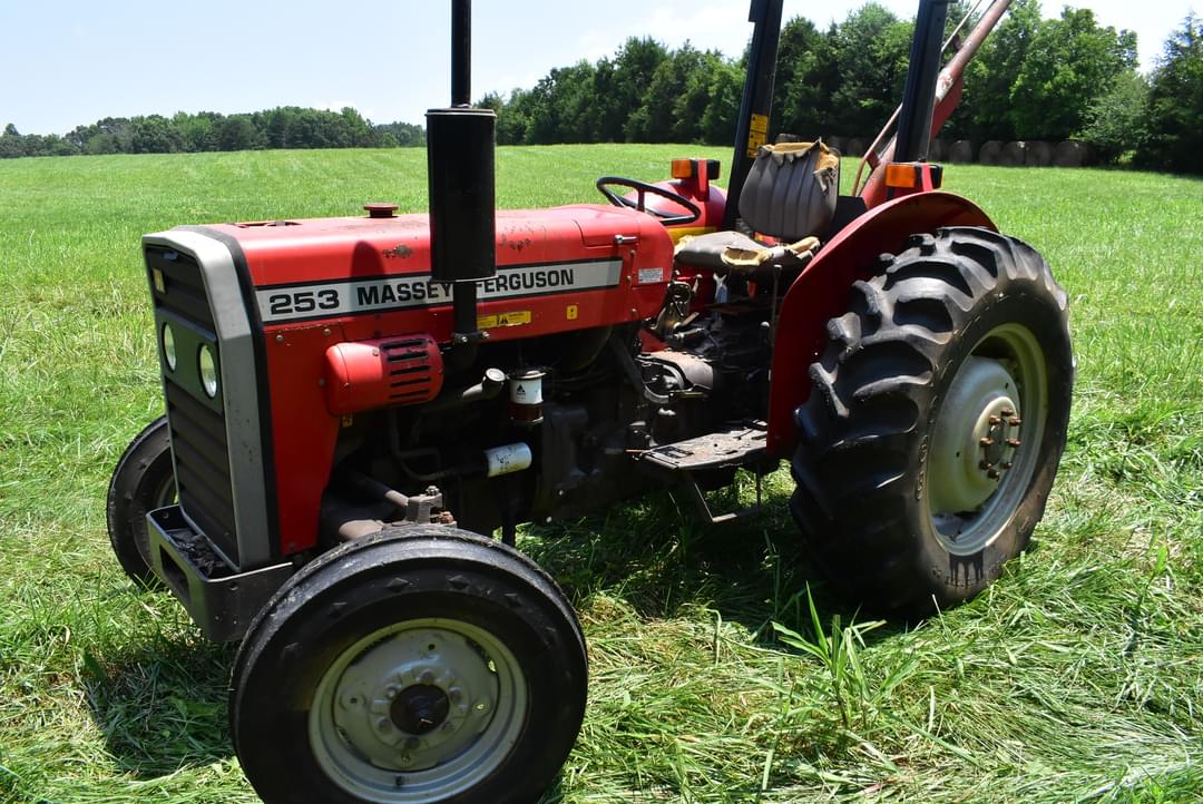 Image of Massey Ferguson 253 Primary image