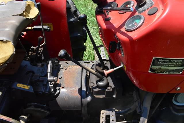 Image of Massey Ferguson 253 equipment image 4