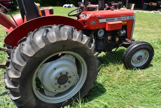 Image of Massey Ferguson 253 equipment image 2