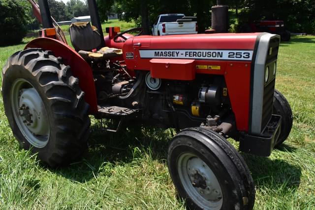 Image of Massey Ferguson 253 equipment image 1
