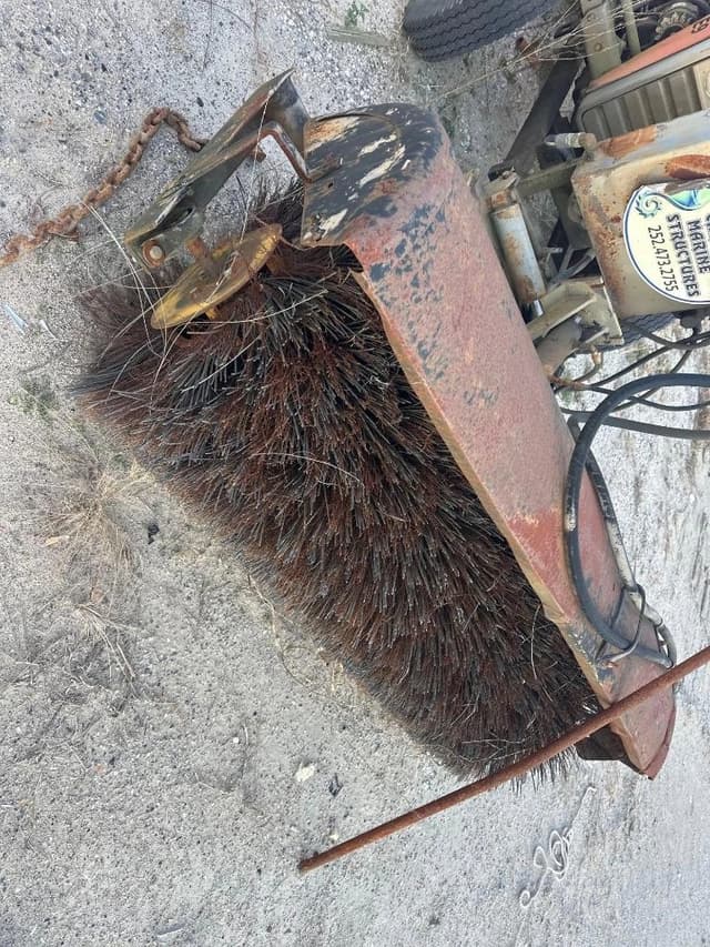 Image of Massey Ferguson 253 equipment image 3