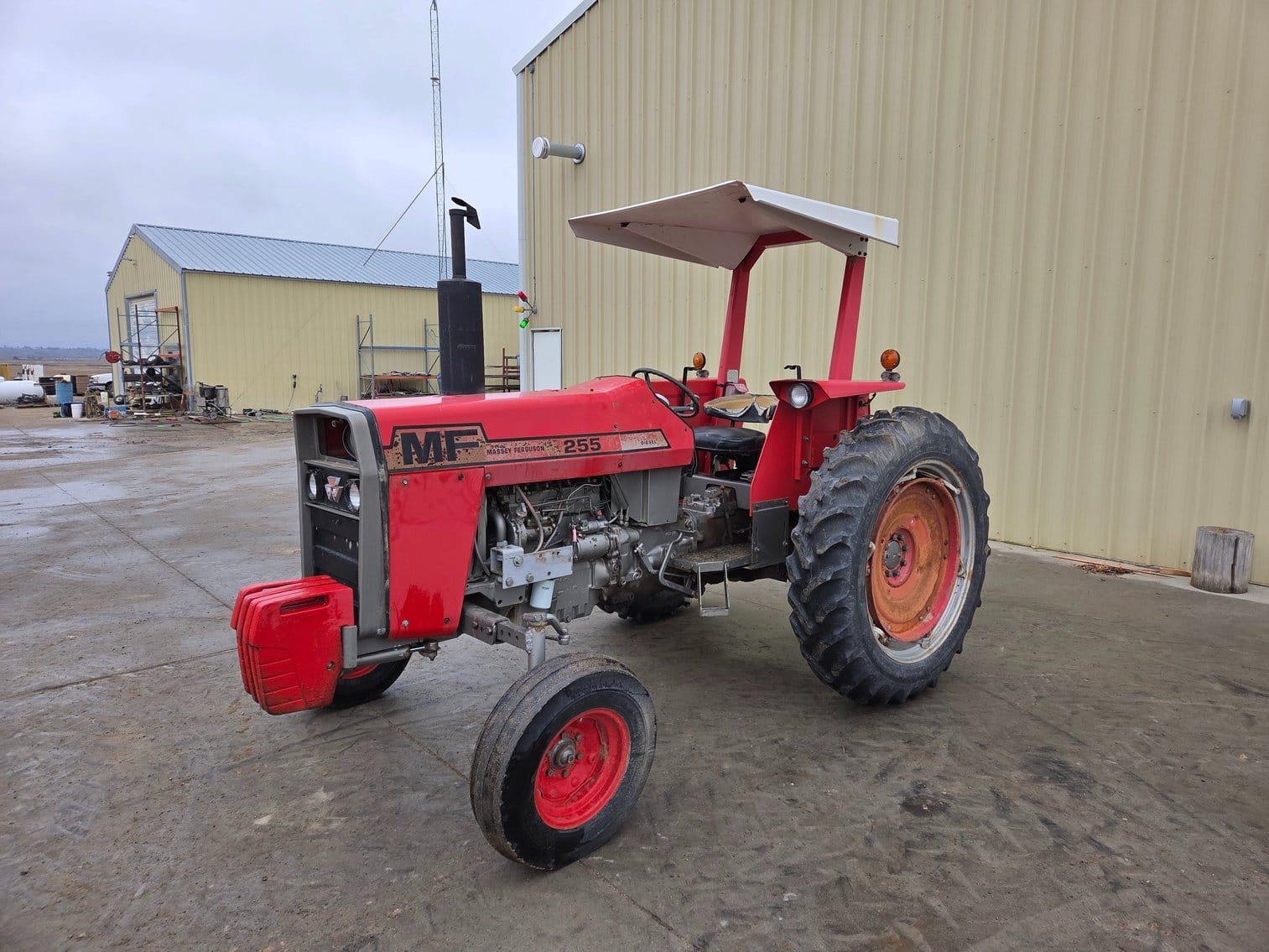 Massey Ferguson 255 Equipment Image0