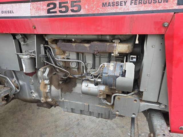 Image of Massey Ferguson 255 equipment image 4