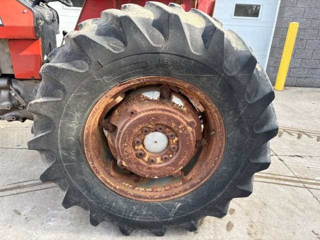 Image of Massey Ferguson 255 equipment image 3