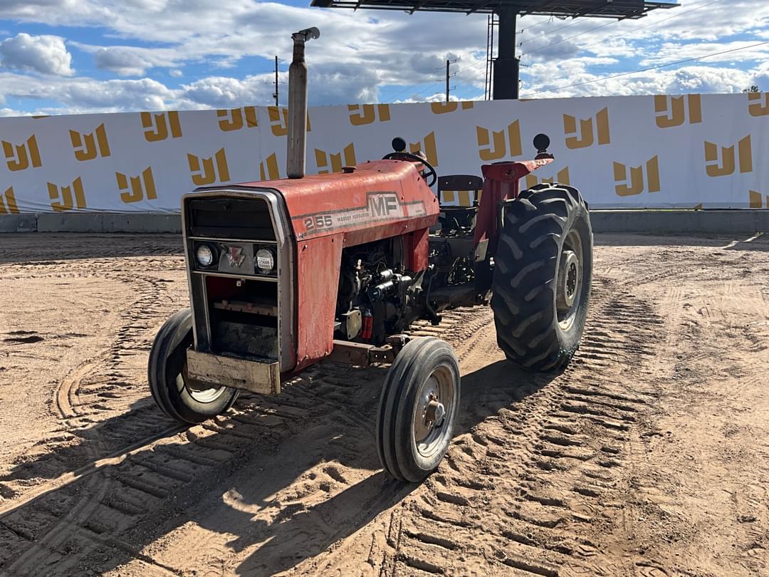 Image of Massey Ferguson 255 Primary image