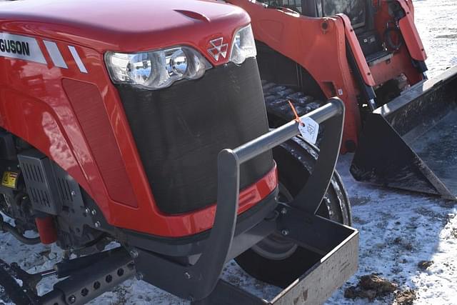 Image of Massey Ferguson 2604H equipment image 3