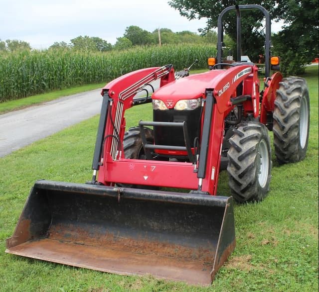 Image of Massey Ferguson 2605 equipment image 2