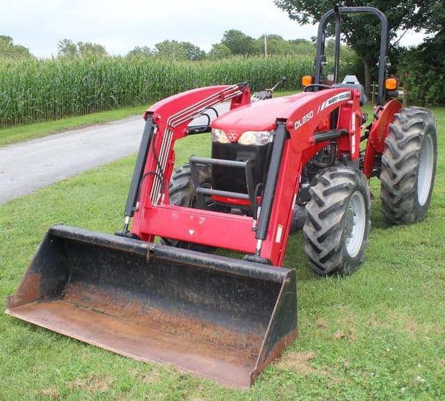 Image of Massey Ferguson 2605 equipment image 1