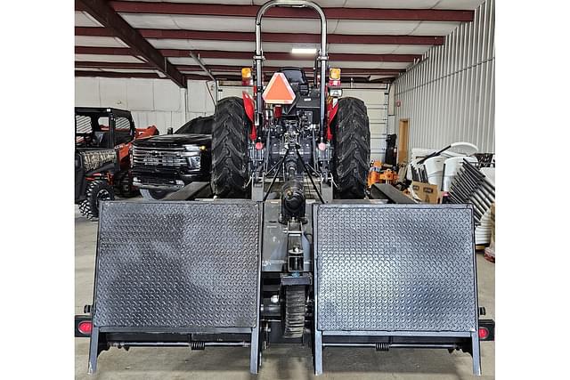 Image of Massey Ferguson 2605H equipment image 1