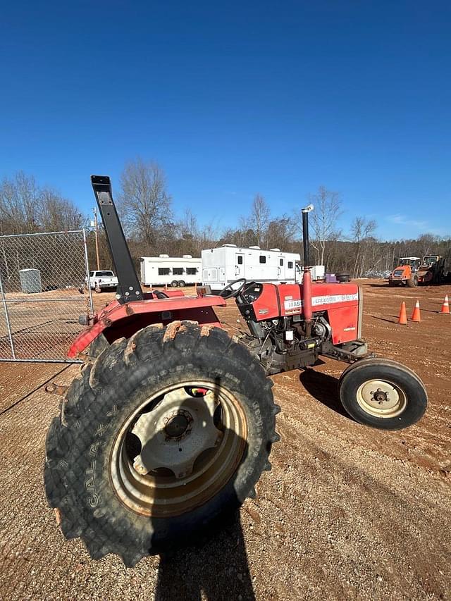 Image of Massey Ferguson 261 equipment image 2