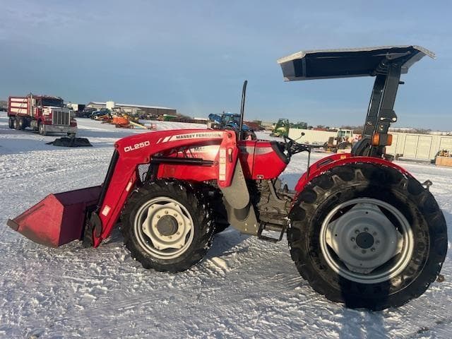 Image of Massey Ferguson 2615 equipment image 1