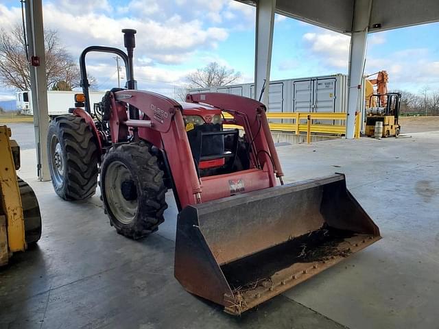 Image of Massey Ferguson 2625 equipment image 1