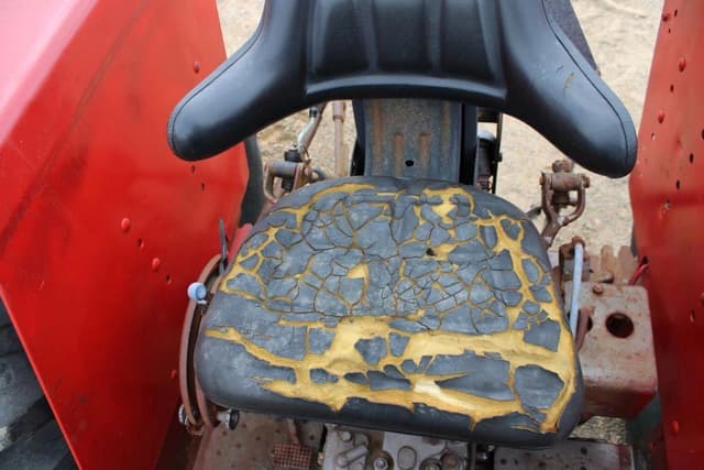 Image of Massey Ferguson 265 equipment image 4