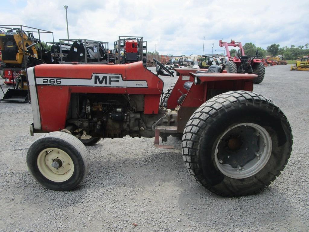 Image of Massey Ferguson 265 Primary image