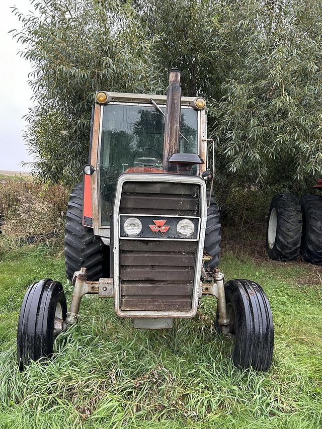 Image of Massey Ferguson 2705 equipment image 1