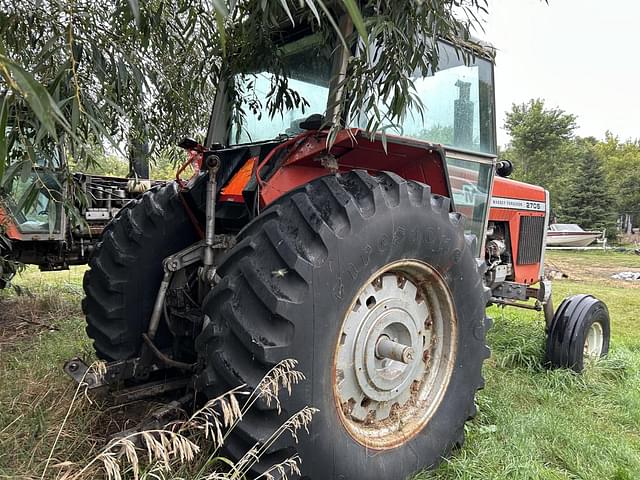 Image of Massey Ferguson 2705 equipment image 4