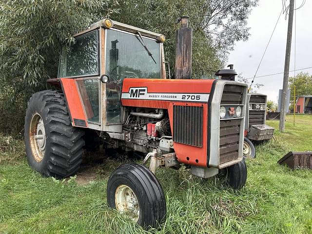 Image of Massey Ferguson 2705 equipment image 2