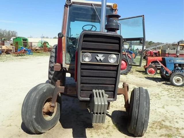 Image of Massey Ferguson 2705 equipment image 2