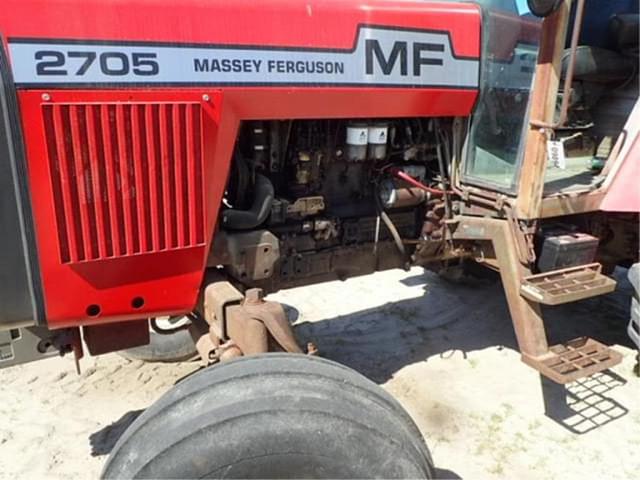 Image of Massey Ferguson 2705 equipment image 1