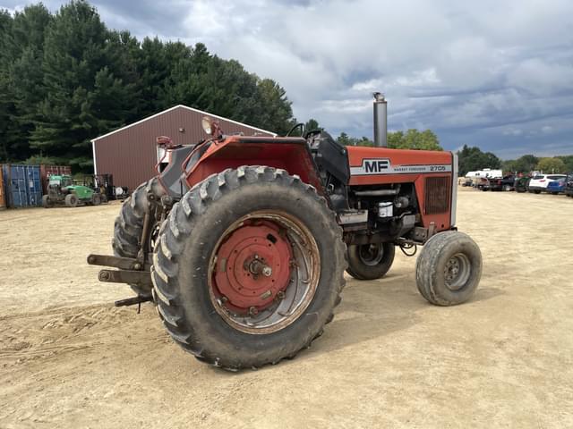 Image of Massey Ferguson 2705 equipment image 4