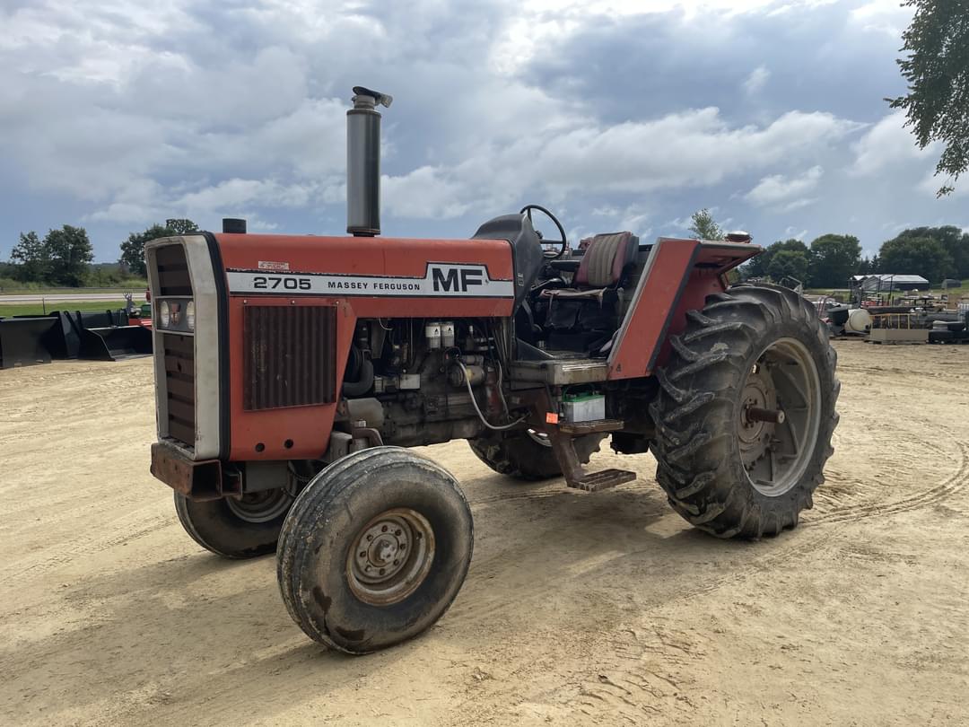 Image of Massey Ferguson 2705 Primary image