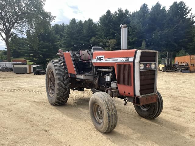 Image of Massey Ferguson 2705 equipment image 2