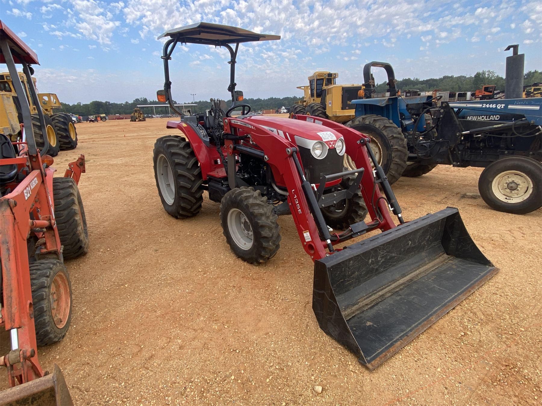 Main image Massey Ferguson 2706E